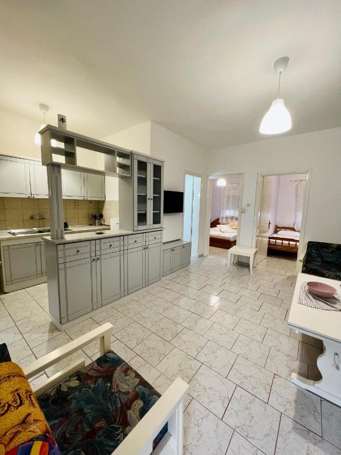 Atlantis Apartments Vrasná 외부 사진